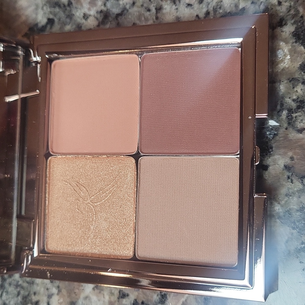 Gallany PERSUEDE Quad Eyeshadow Palette neutral colors .25 oz w/mirror
